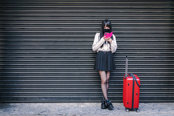 【世も末】13歳の女の子が歌舞伎町で立ちんぼ  ⇒  男性が群がる地獄絵図･･･････！！！