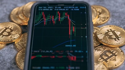 NISA民のワイ、資産が増えすぎて逆に震えるwww