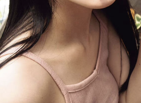 女子高生、たった4年でアレがおデカくなってしまうwww