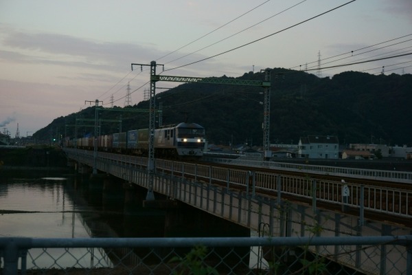 【速報】ワイの近所の川、死体が上がる → >>1の発言に違和感が多くスレ内も騒然→・・・・！