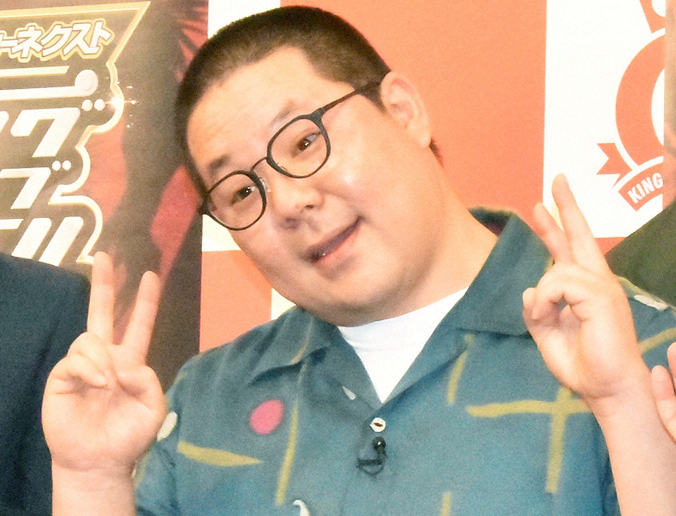 【芸能】和田まんじゅう「1月1日に入籍しました」　超異例“3度目”結婚発表！　抱き合う夫婦ショットも