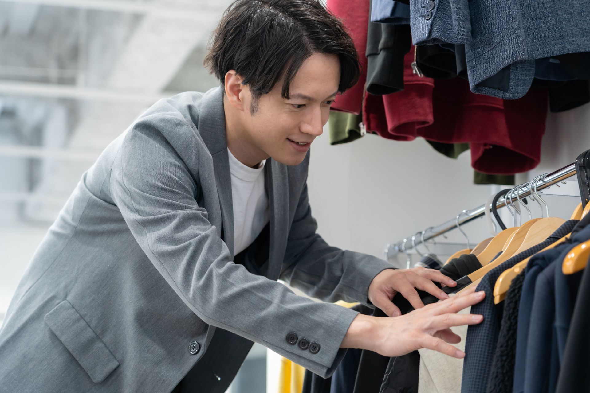 【トレンド】「ダサい中年男性」だけが今も続けている“時代遅れなファッション”ワースト3