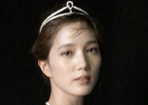 【朗報】本田翼さん(33)、乳房の形が丸見えになってしまう