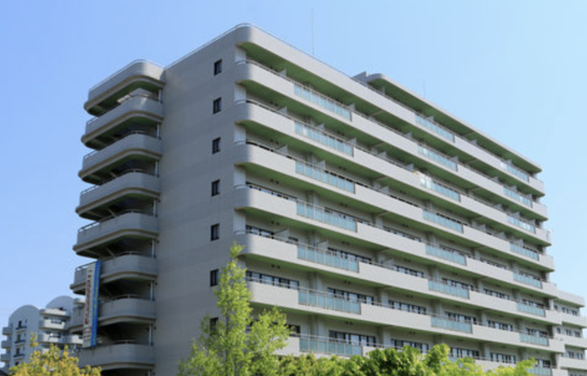 【画像】中国のポツンと一軒マンション、想像の55倍すごいwww