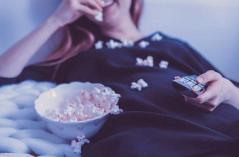 義実家で旦那と一緒にゴロゴロしたら、姑に舌打ち32回された。旦那「俺には1回も聞こえなかった」私「へえー。リコンの話合いしたいんだけど」旦那「チッ！」→結果…