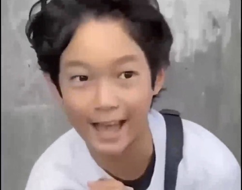 【大阪】中学生が小学生を羽交い締めにして海に突き落とす　いじめ殺人未遂事件動画がまたネットに投稿　殺人未遂犯の顔面が公開される