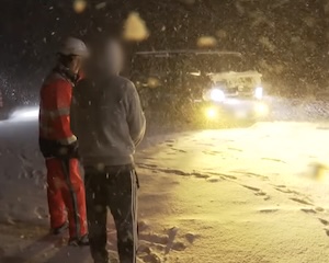 【動画】ノーマルタイヤで奥伊吹スキー場に突撃したバカップルに批判が集まる。