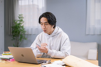 彡(；)(；)「マジで無視…か…」