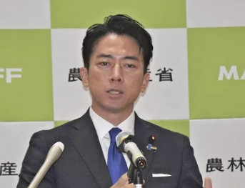 【画像】小泉進次郎防衛相、海外のオフショットがカッコよすぎると絶賛される