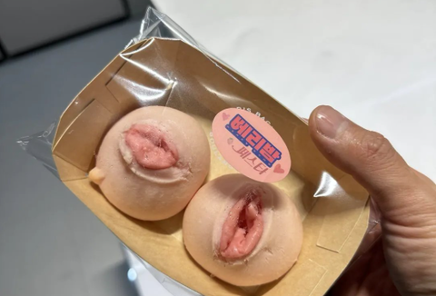 【画像】 「女性器に見える」新製品のパンに批判殺到、大炎上www
