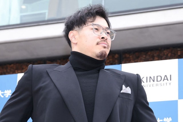 【悲報】 佐藤輝明、亡命へ