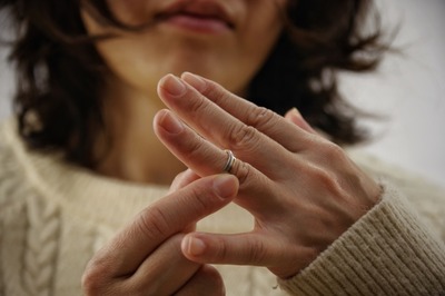 【警告】浮気しやすい人、”声”がこれらしい