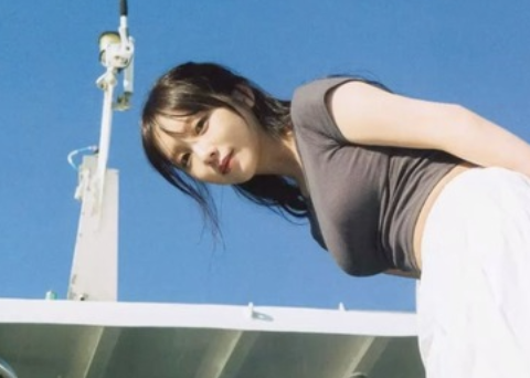 【画像】与田祐希のドデカFカップ乳房、シコすぎる