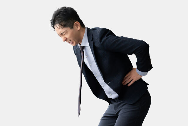 ワイ「ギックリ腰？大したことないやろwなってもすぐ治るやろ？」