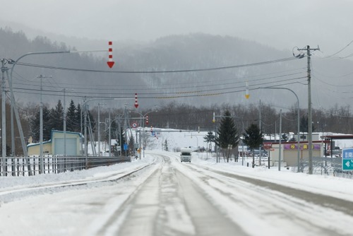 バカ「雪かきしなきゃ…」ワイ「お湯でザッ、はい終わり」