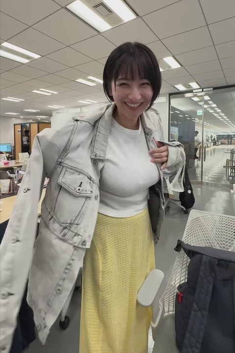 【画像】ババア先輩「室内は暑いね～脱いじゃおっ」ﾇｷﾞｯブルンッボロン