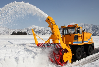 【画像】俺の車が多分除雪車に当て逃げされたんだがwww