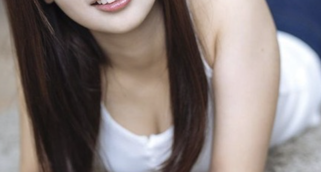 【画像】橋本環奈の写真集、Dカップが突き出てシコい