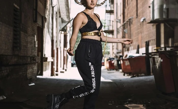 【画像】巨乳のツインテール女子がエッチすぎるwww