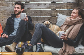 同期女(36)「好き。付き合おう」俺「10年遅いよ。俺らもう36だぜ？」女「でも1回デートしようよ」俺「ムリ！これ以上言うと人事に相談するぞ」すると…