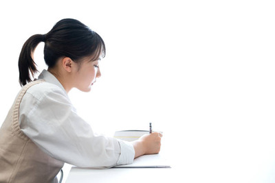 【悲報】台湾のママさん、膨らみがデカすぎるwww