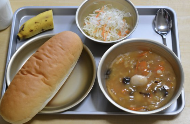 お前らの9割が『嫌いだった』給食メニュー、これに決定【画像あり】