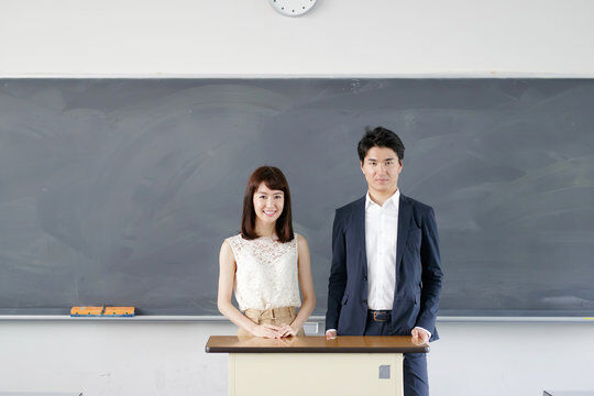 【動画】「おもしれー女」が高校の副担任になった結果www