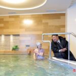 お金持ちの息子ら3人が女子高生3人を連れ込み浴場で覚せい剤使い性行為