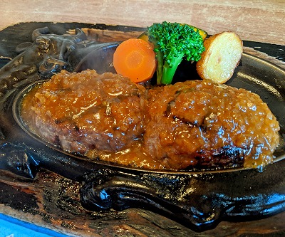 【動画】X「こちらが4時間半待った『さわやかのハンバーグ』で～すｗ」