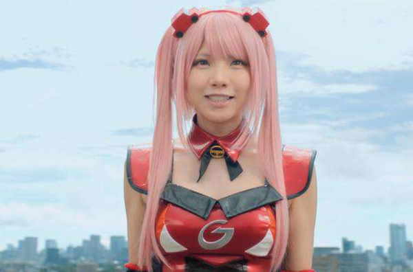 【画像】国民的コスプレイヤーえなこさん、倉庫を持っていたwww