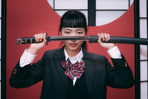 女性「女にだけ日本刀の帯刀を許可してください、そうすれば男女問題はすべて解決します！！」→！