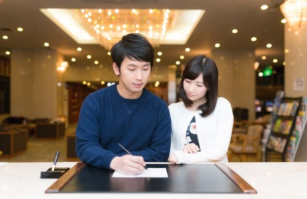 【絶望】ホテル「40歳超えてるヤツは泊まらせへんで！」  (※画像あり)