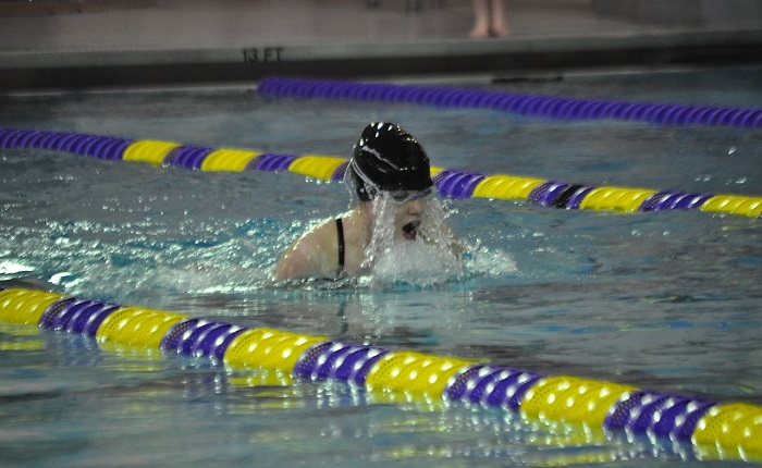 【画像】乳首が立ったら丸わかりの水着ｗｗｗ