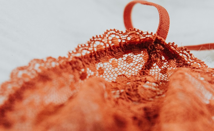 【画像】テレビ局さん、女子アナの一軍下着のスケスケTバックを晒してしまい炎上ｗｗｗ