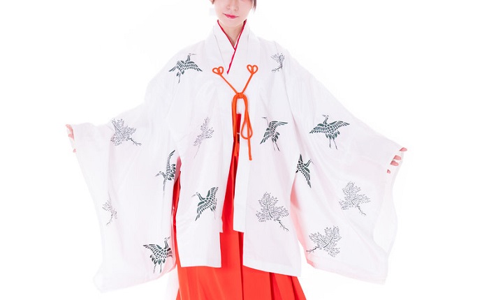 【画像】巫女さん「大凶だったの？お○ぱい揉む？」