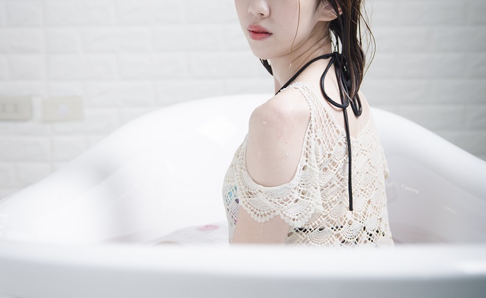 【画像】国民的アイドルさん、ケツ丸出しｗｗｗ