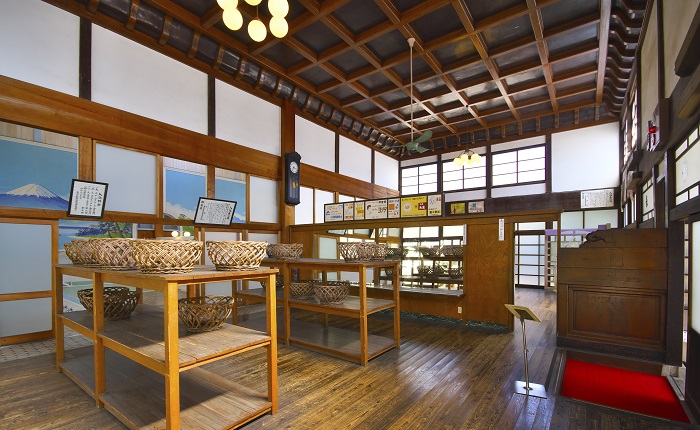 【画像】銭湯に下乳丸出しエロ女ｗｗｗ