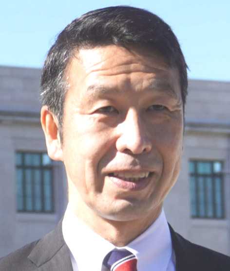 【X炎上】米山隆一がヤバ過ぎる…自分が街宣演説をするため、路肩に寄せてあった雪を道路にぶちまける