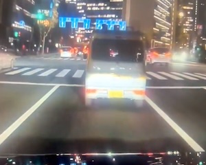 【動画】9人が死傷した内閣府公用車暴走事件の別角度の映像がアップされる(((ﾟДﾟ)))