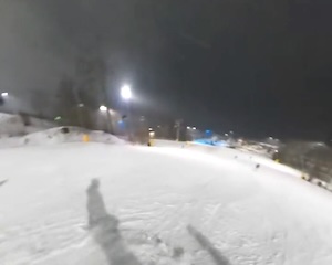 【動画】それはダメだろ笑。ゲレンデに居た信じられないスキーヤーにびっくりする。