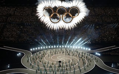 【動画】ミラノ五輪の開会式、演出がガチで『異次元』すぎて東京五輪が公開処刑されてしまうｗｗｗ