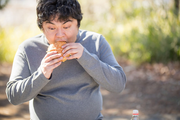 【画像あり】大食いしまくったフードファイターの後遺症、ついに明かされ始める･･･！