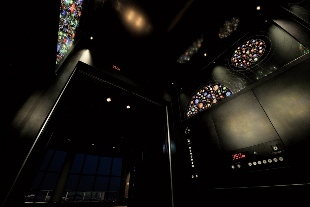 緊急停止したスカイツリーのエレベーター。閉じ込められた人たちの今！