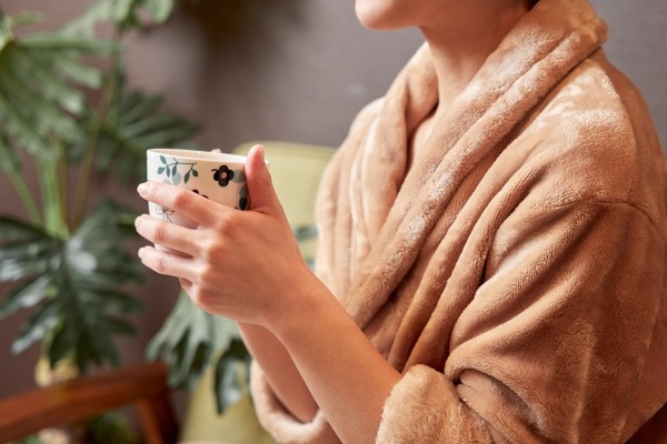 【呆然】俺が夜勤の日に妻が高校生の甥っ子泊めた結果・・・。