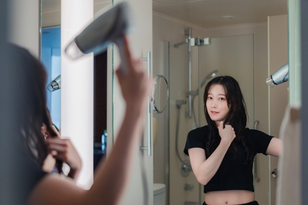 【画像】19歳女さん、入浴中の写真をストーリーに上げて反射してしまうwww