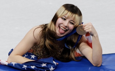 【画像】写真撮るときこういう顔をする癖がある女の子ってどう思う？