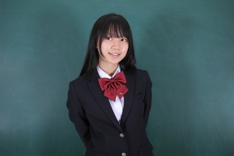 【画像】推定EカップJCさん、たゆんたゆんに揺らしてしまうwww