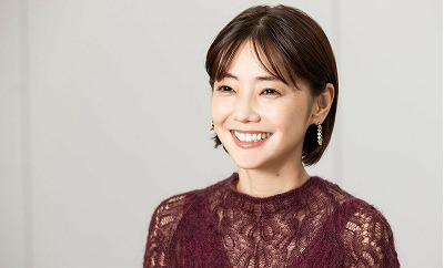 【画像】倉科カナ(38)のJK制服姿がこちらwww