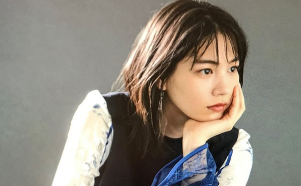 【画像】能年玲奈(31)の生脚、エッッッッッッッッッッッッッッ！