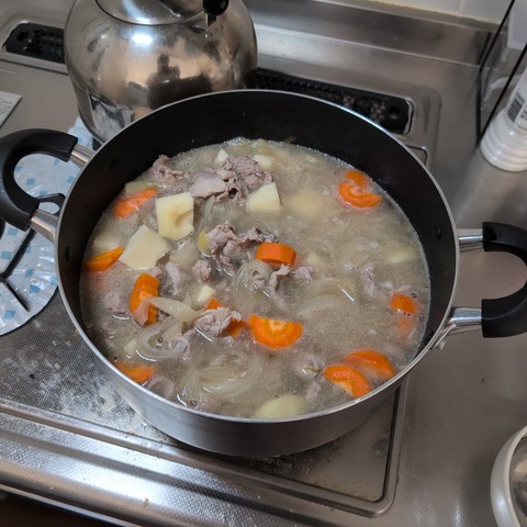 【画像】何の料理かが真っ二つに分かれる画像がこちら